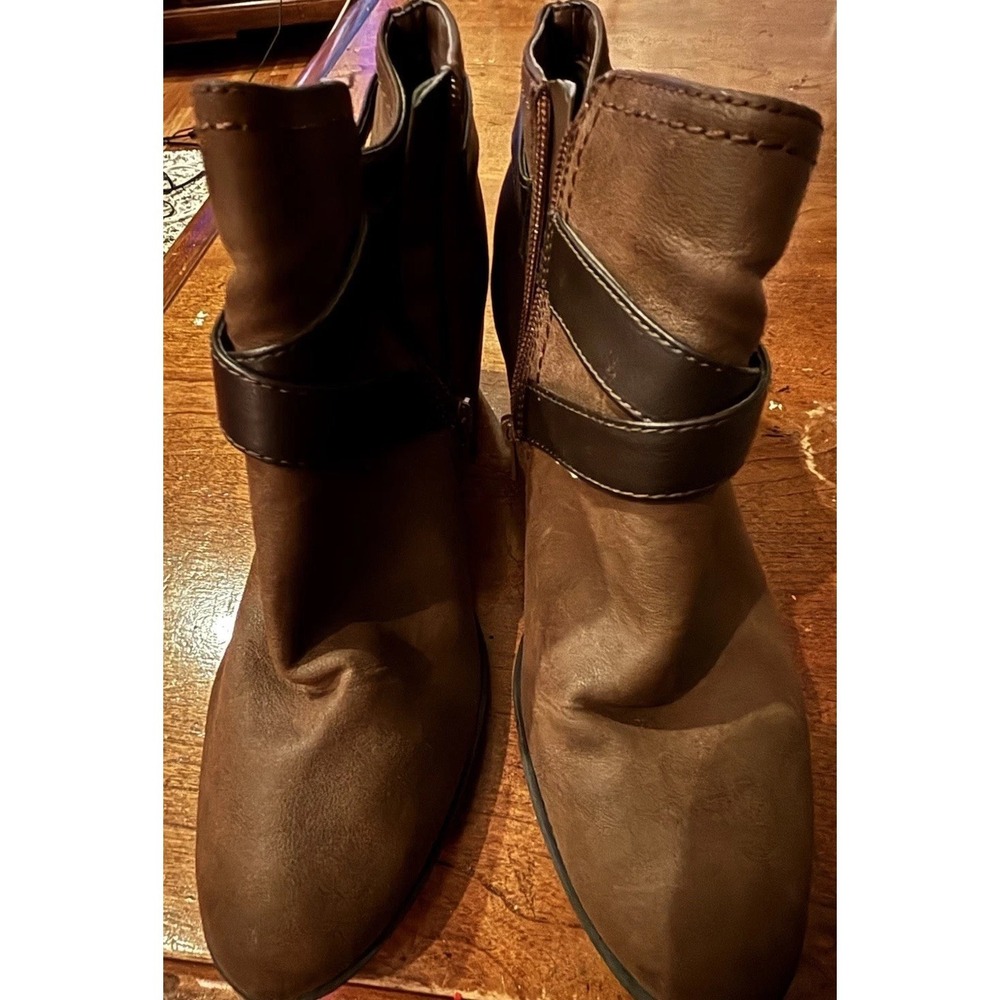 Indigo Rd Boots Womens Casual Slip  Ankle Bootie Faux Suede Heels Tan Size 10 M